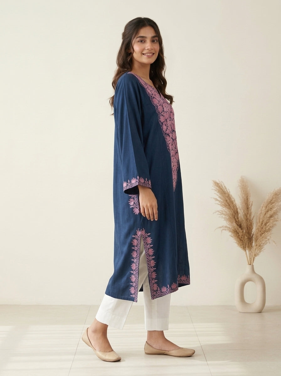 Embroidered Neckline Kameez