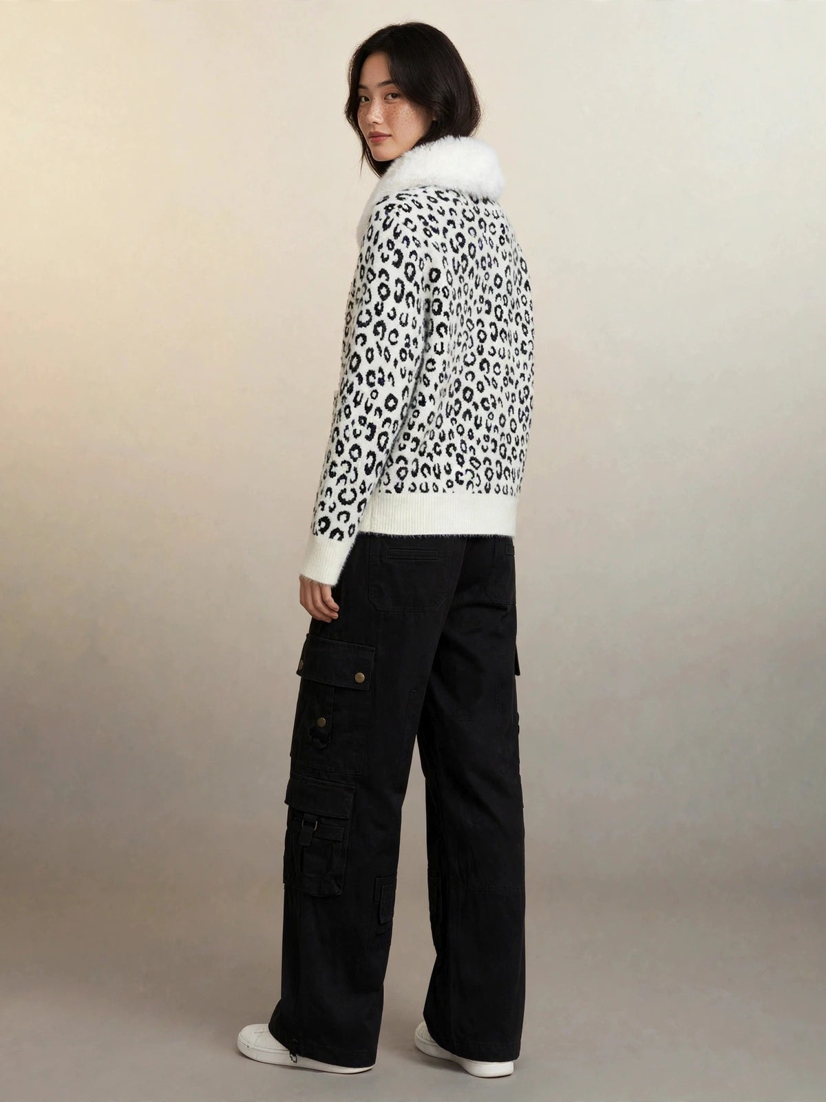 Faux Fur Collar Leopard Knit Zip Sweater